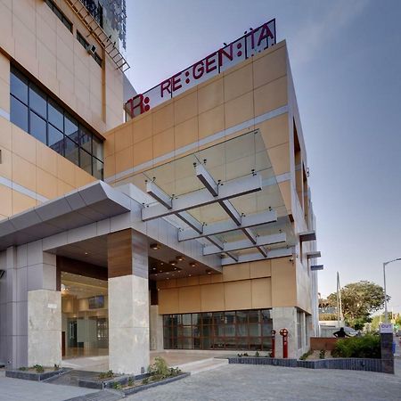 Regenta Inn Ranip Ahmedabad Buitenkant foto
