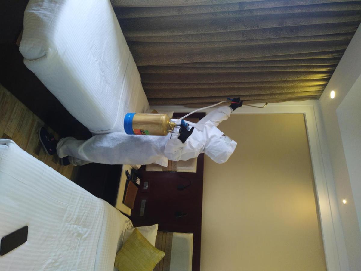 Regenta Inn Ranip Ahmedabad Buitenkant foto