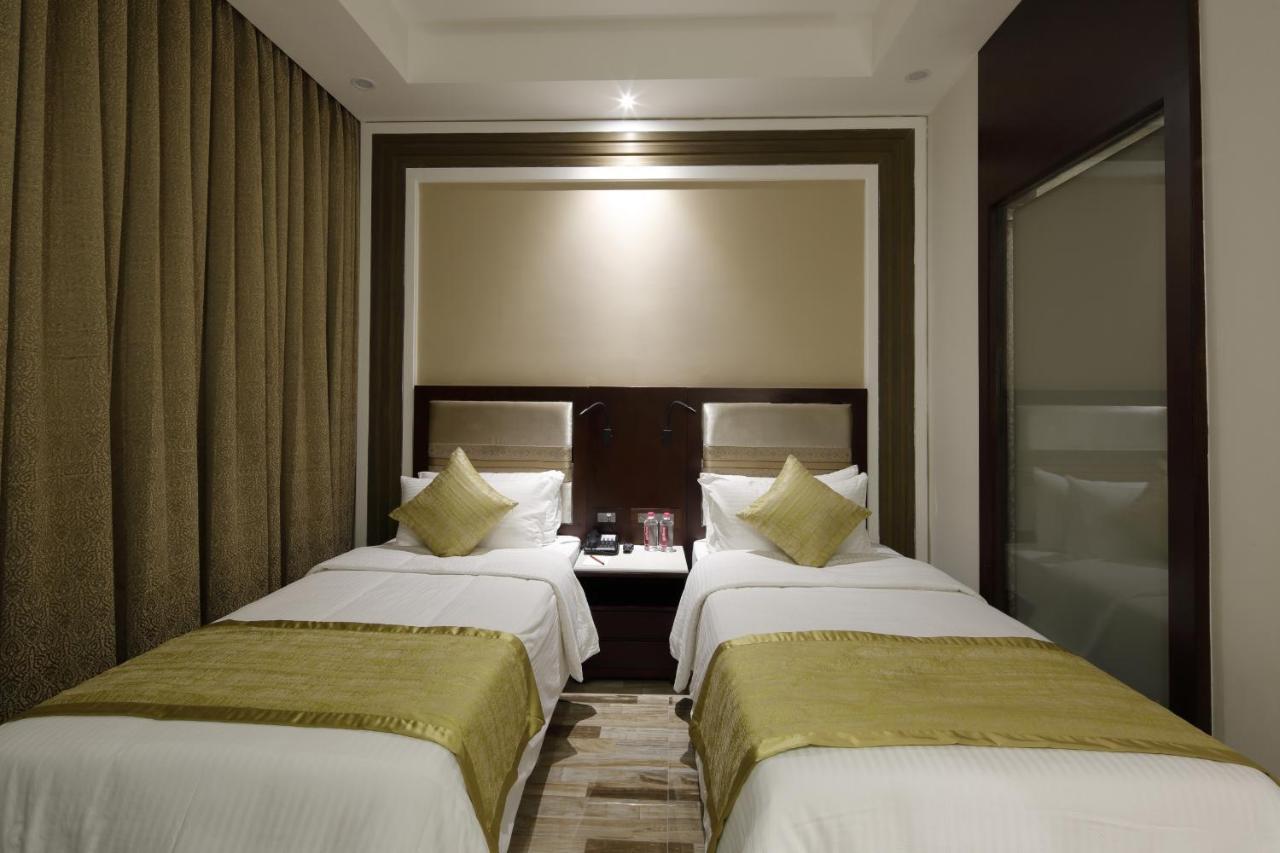 Regenta Inn Ranip Ahmedabad Buitenkant foto