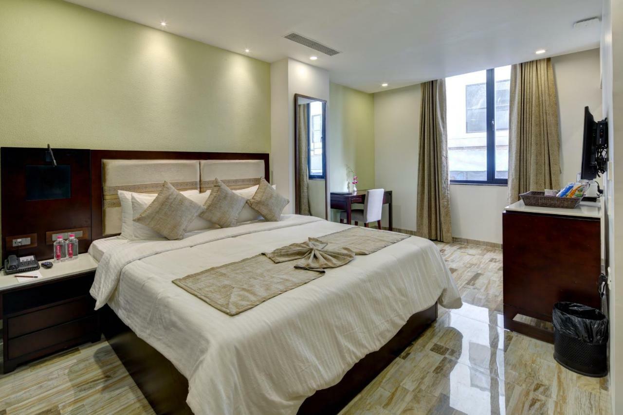 Regenta Inn Ranip Ahmedabad Buitenkant foto